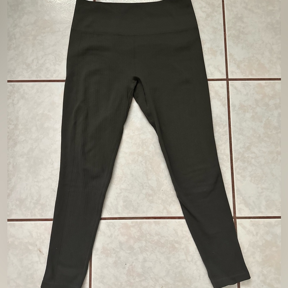 NWT Fabletics seamless leggings